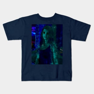 Beautiful girl in blue and green dark tones. Very nice. Kids T-Shirt